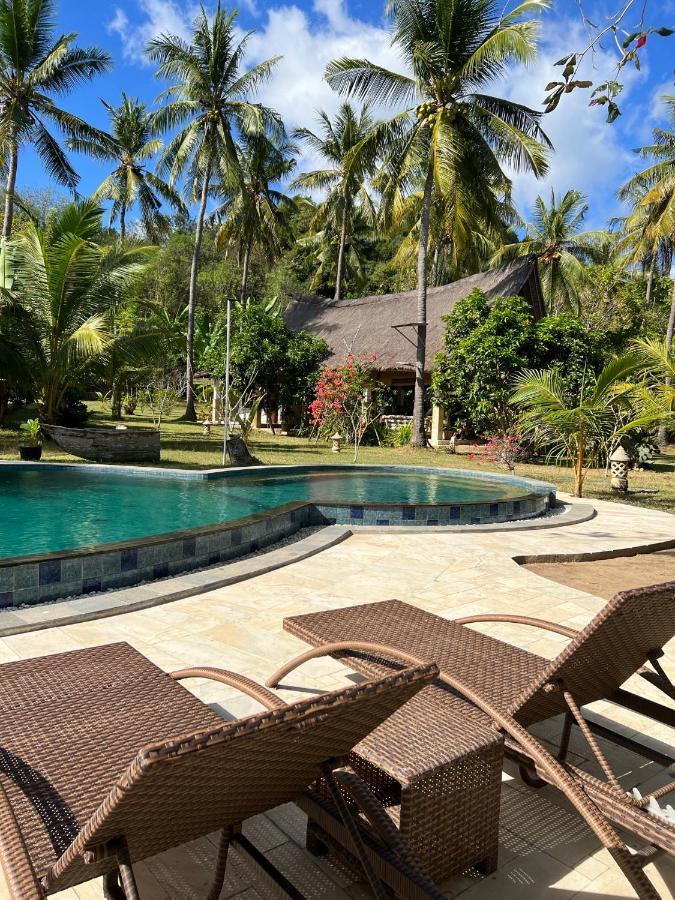 The Papalagi Resort Gili Gede Exterior photo