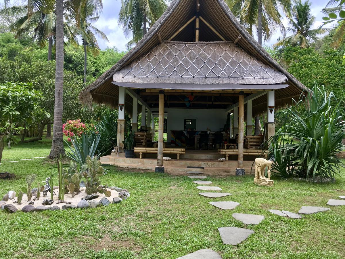 The Papalagi Resort Gili Gede Exterior photo