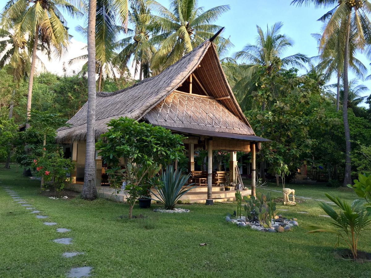 The Papalagi Resort Gili Gede Exterior photo