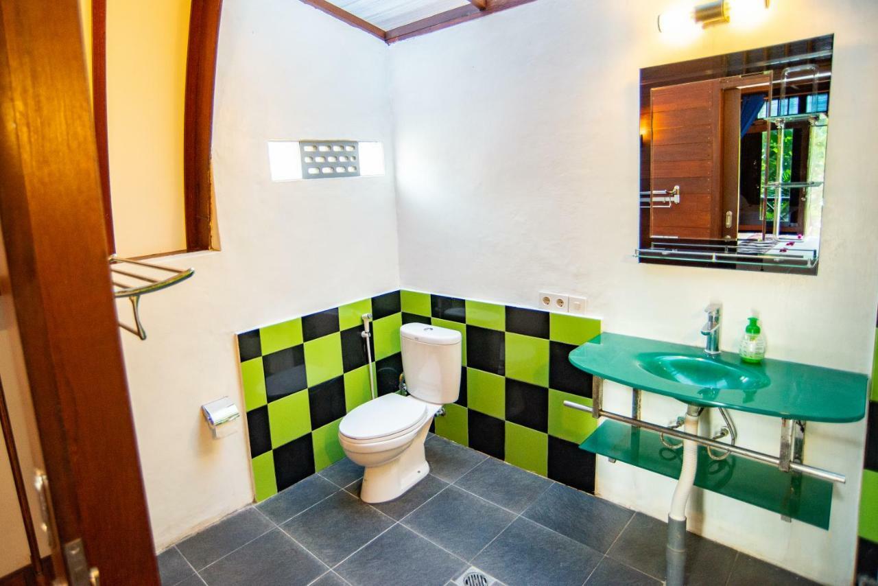 The Papalagi Resort Gili Gede Exterior photo