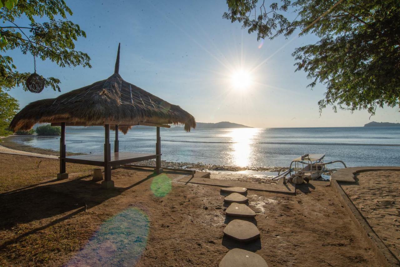 The Papalagi Resort Gili Gede Exterior photo