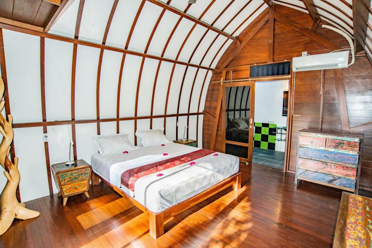 The Papalagi Resort Gili Gede Exterior photo
